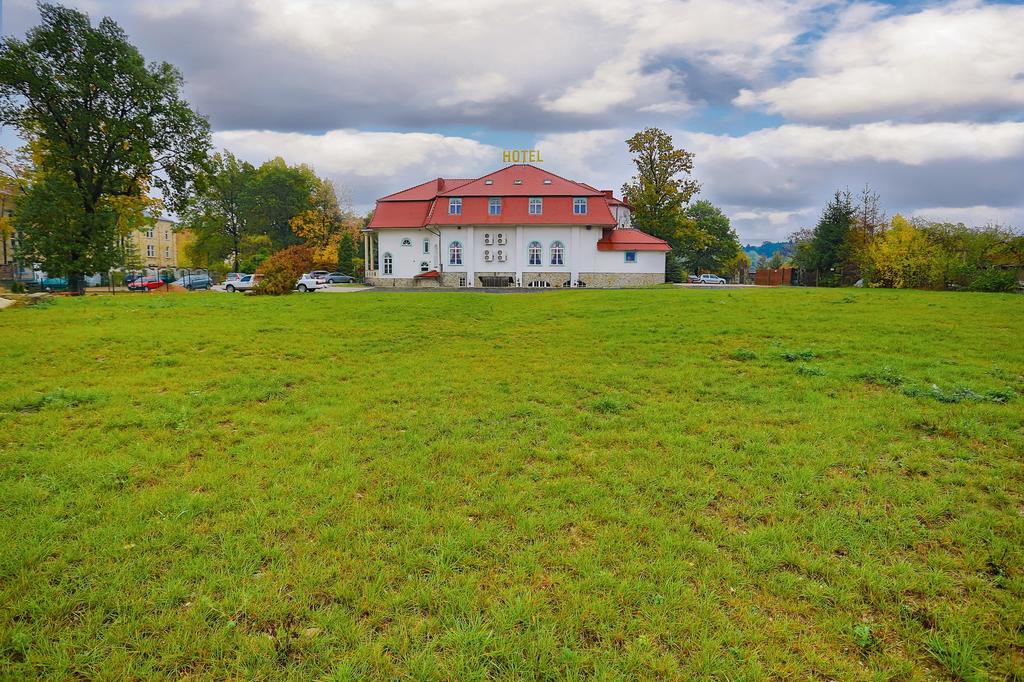 Hotel Garden Boleslawiec  Exteriör bild