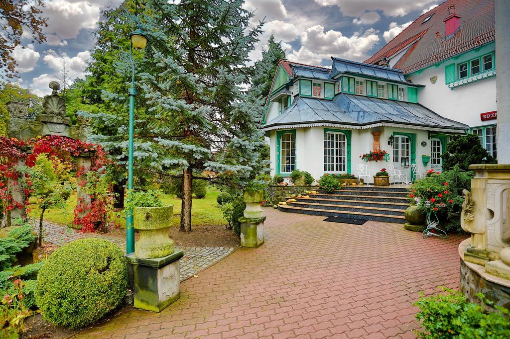Hotel Garden Boleslawiec  Exteriör bild