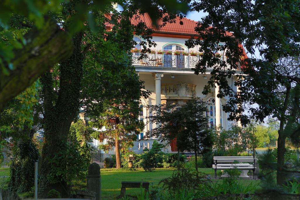 Hotel Garden Boleslawiec  Exteriör bild