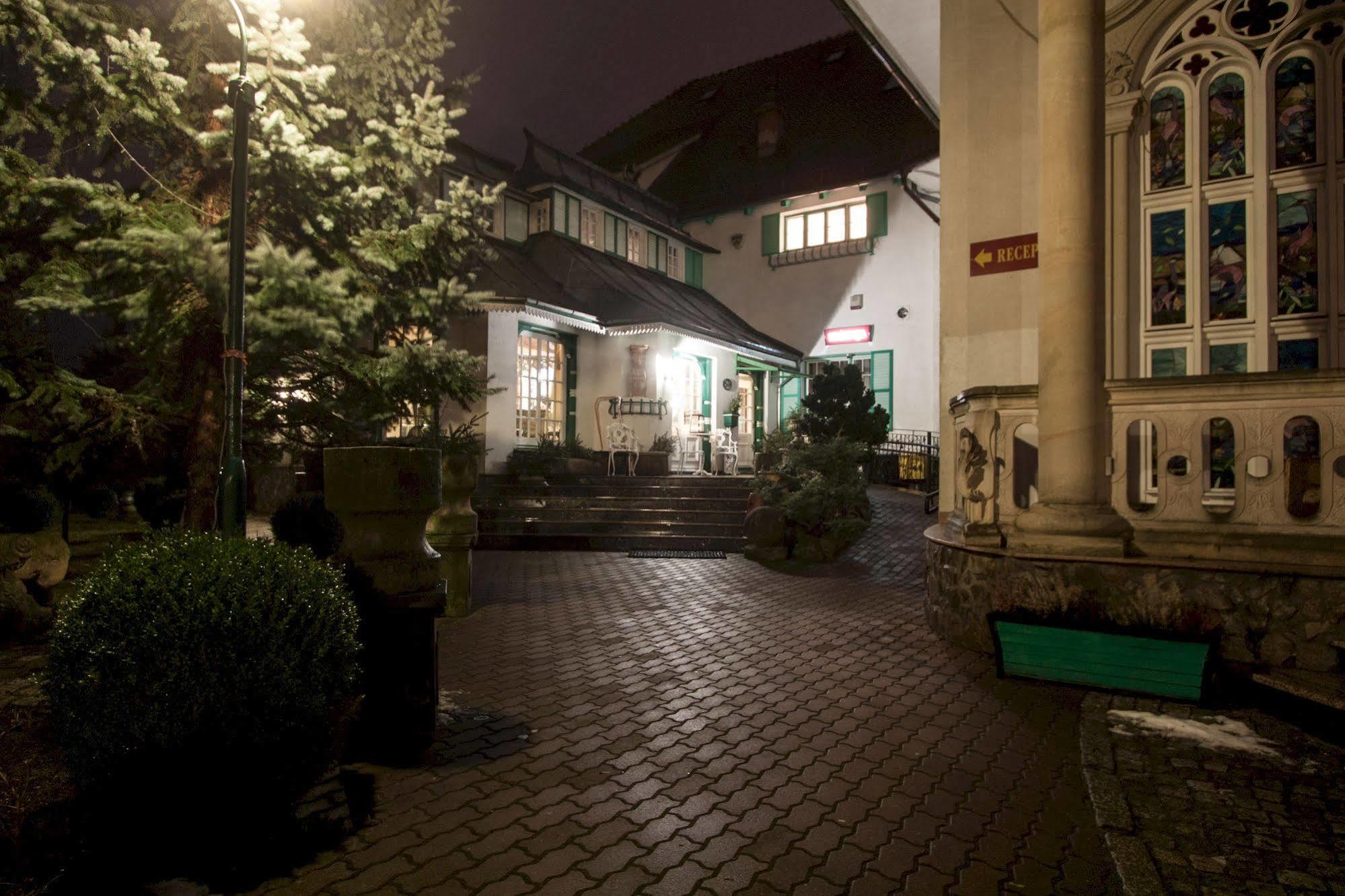 Hotel Garden Boleslawiec  Exteriör bild