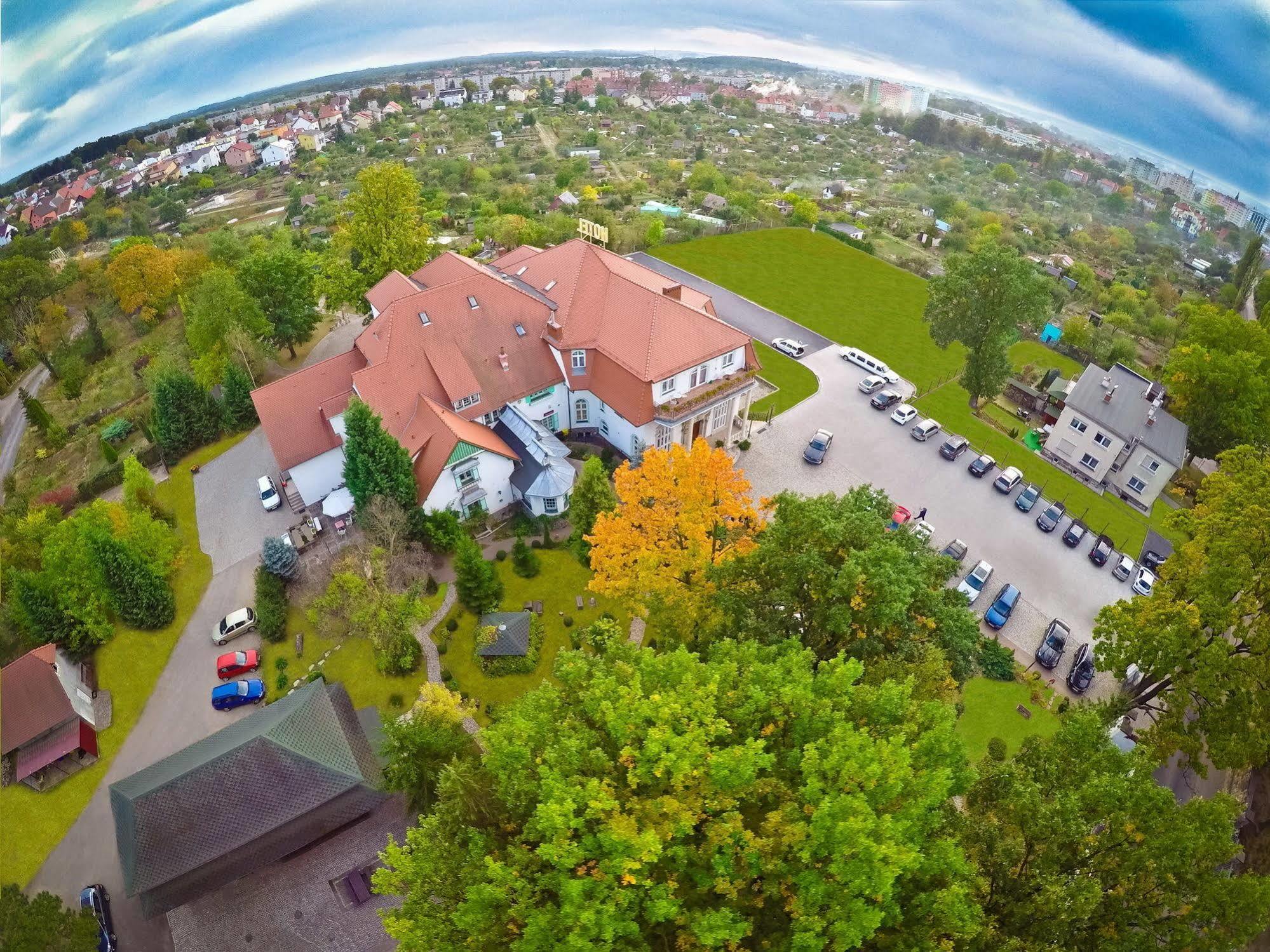 Hotel Garden Boleslawiec  Exteriör bild